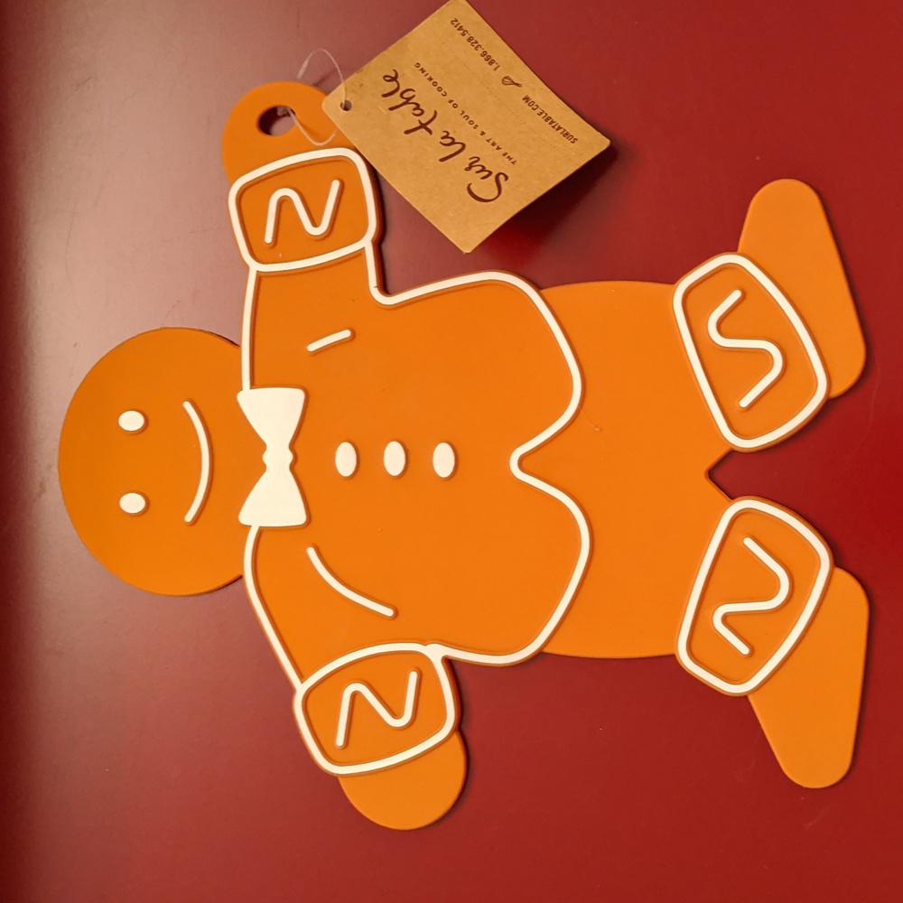 Sur La Table Nwt Gingerbread Man Silicone Pot Holder Hot Pad Kitchen Chef
